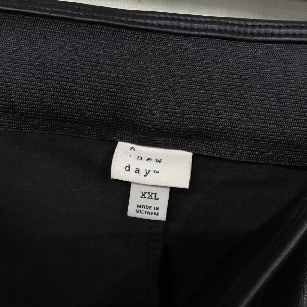 NWT A New Day Women's XXL Black Ankle Zip Faux Leather Pants Pull On Tapered Leg - Picture 3 of 7